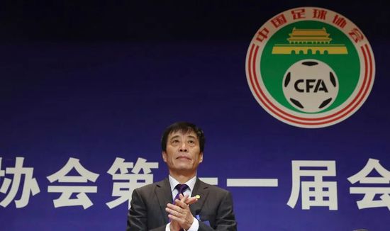 乱h野外高潮小树林教练动态图